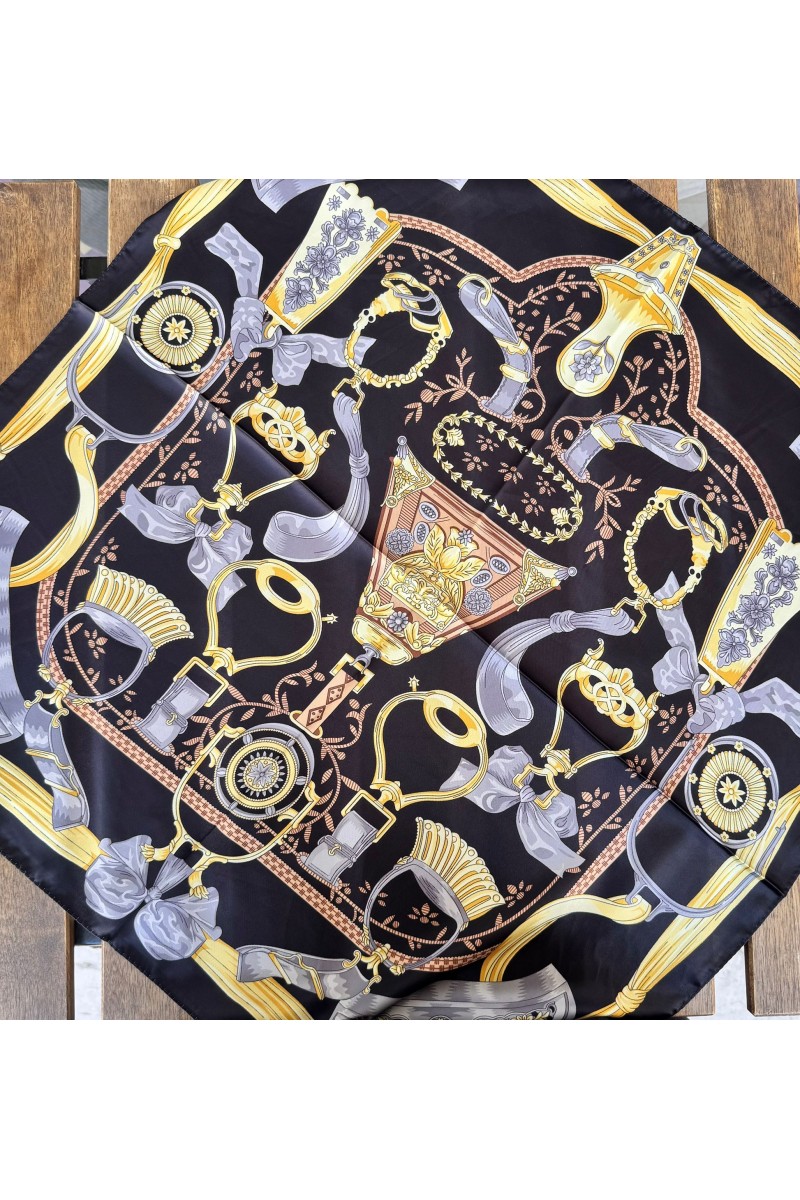 RENKLİ SATEN FULAR 60 X 60 CM