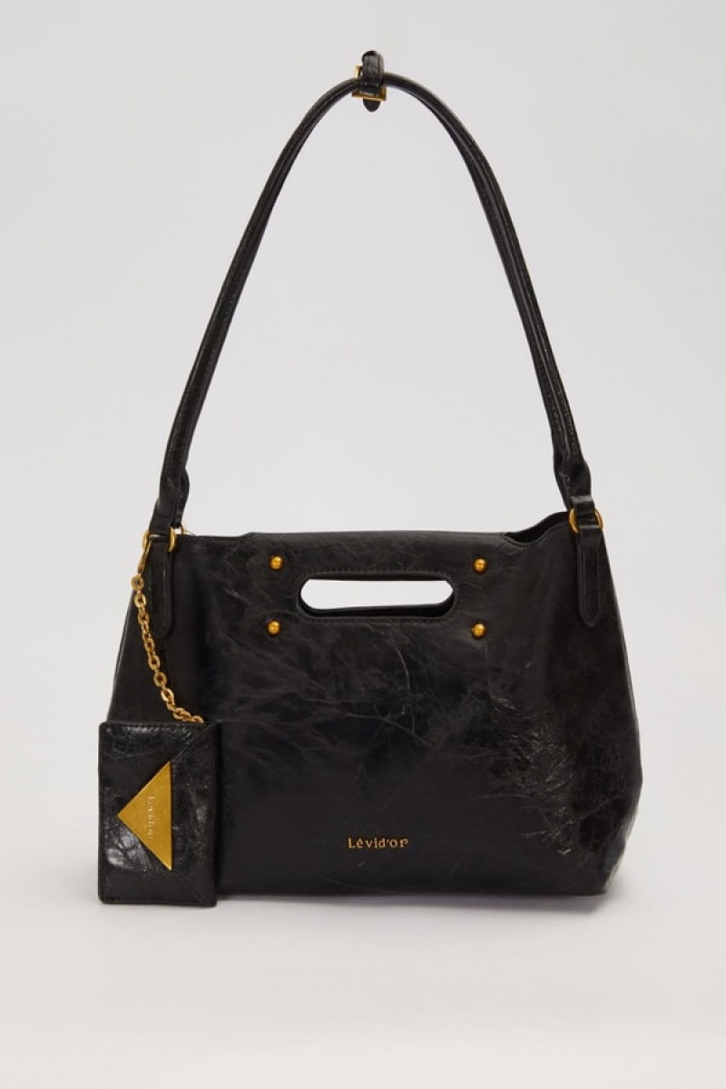 Siyah Zarf Charm Detaylı Omuz Çantası