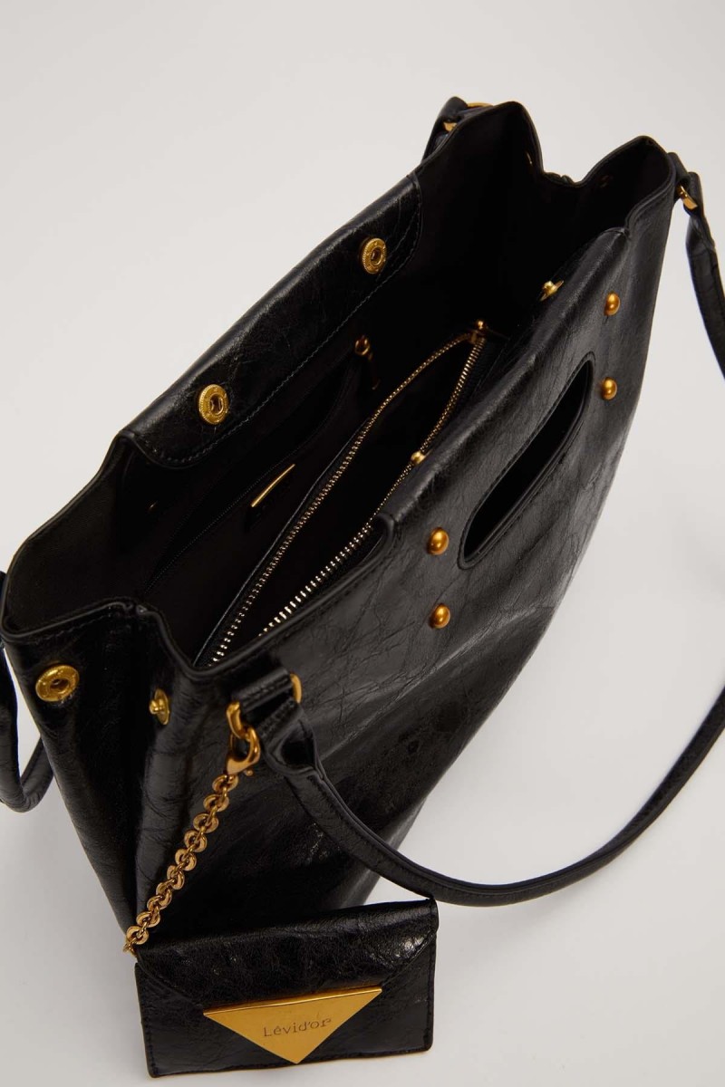 Siyah Zarf Charm Detaylı Omuz Çantası