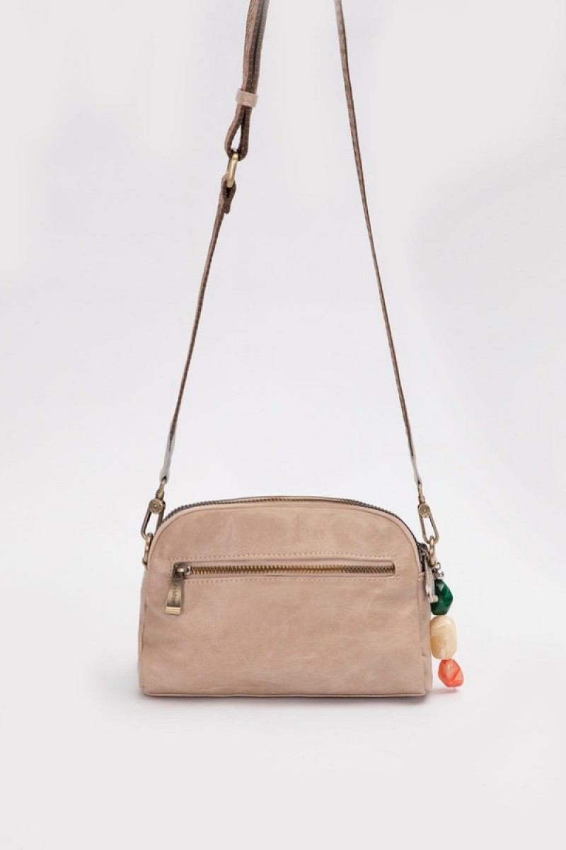 Vizon Boncuk Aksesuar Detaylı Omuz Çantası Vizon Boncuk Aksesuar Detaylı Omuz Çantası